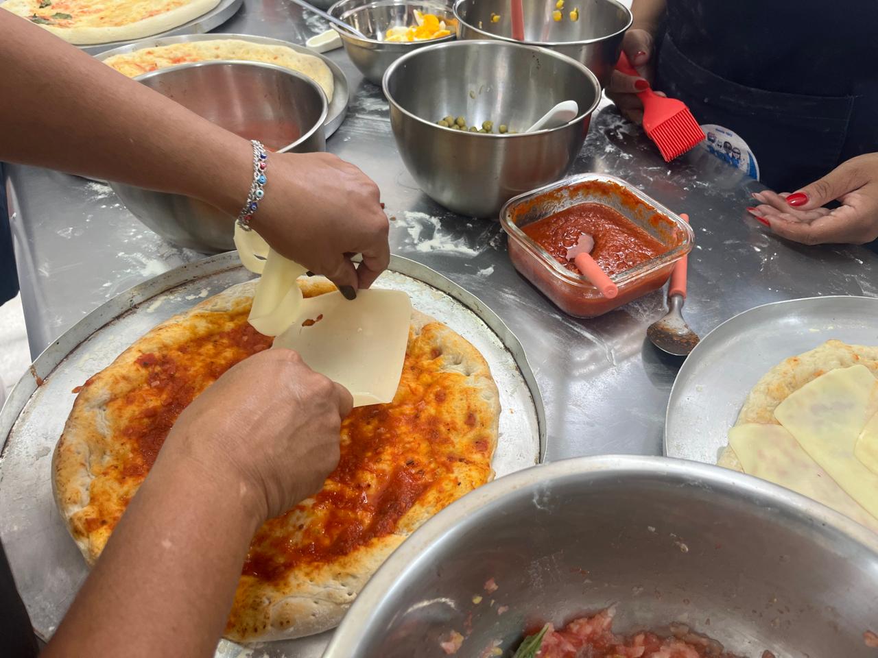 Aprendizado e inclusão na padaria do Lar