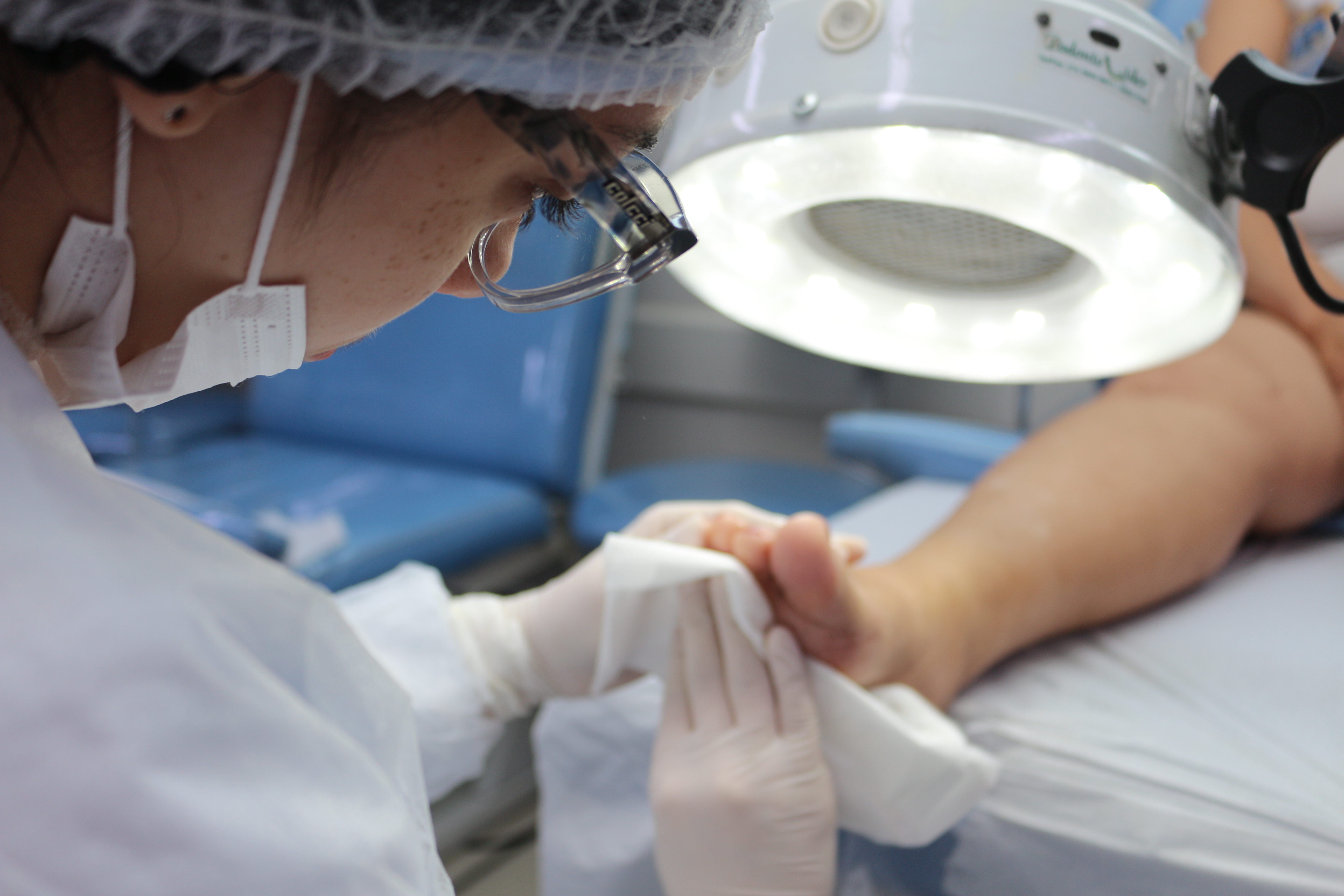 Senac promove atividade de cuidados com os pés para alunos diabéticos do LMC